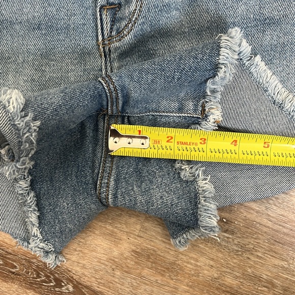 Good American Women's Blue Jean Shorts Denim Cut Off Size 24 3" Inseam - Picture 6 of 10